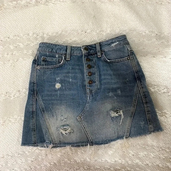 Free People denim‎ mini skirt with button fly - Picture 1 of 4